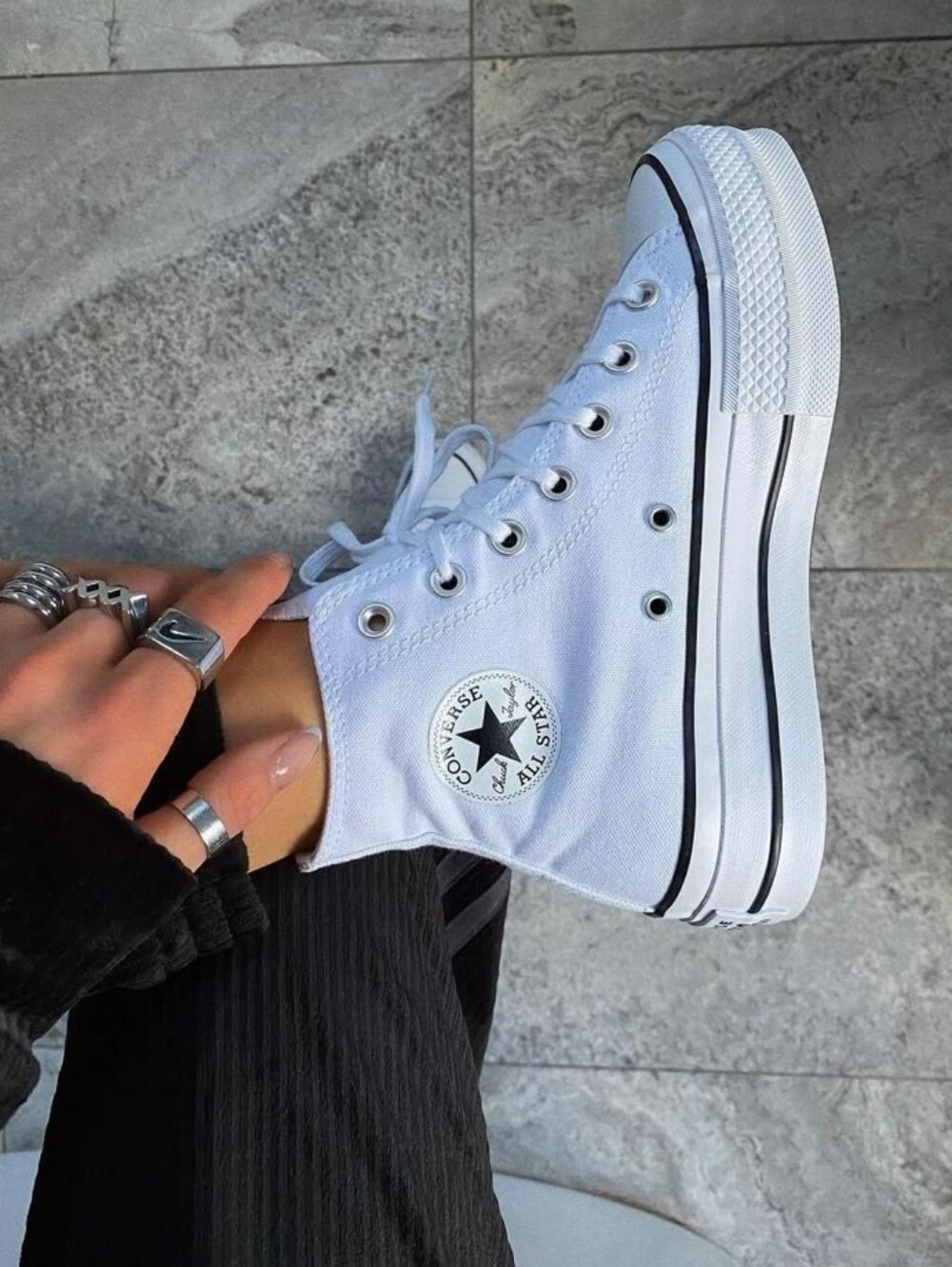 Converse Women's Chuck Taylor All Star Lift Hi-Top Canvas Sneakers Size 11.5